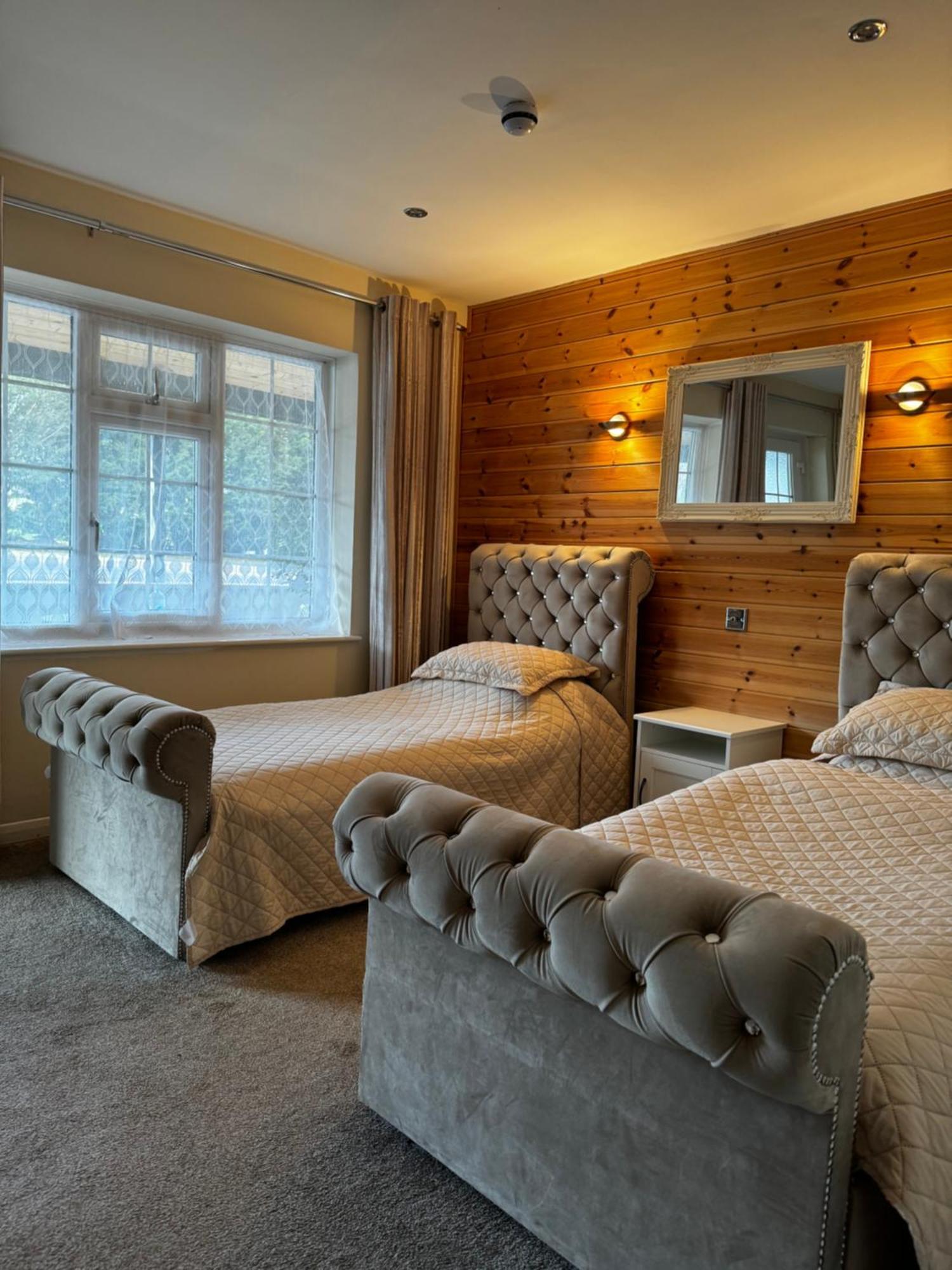 Chequers Inn Harrogate Bagian luar foto