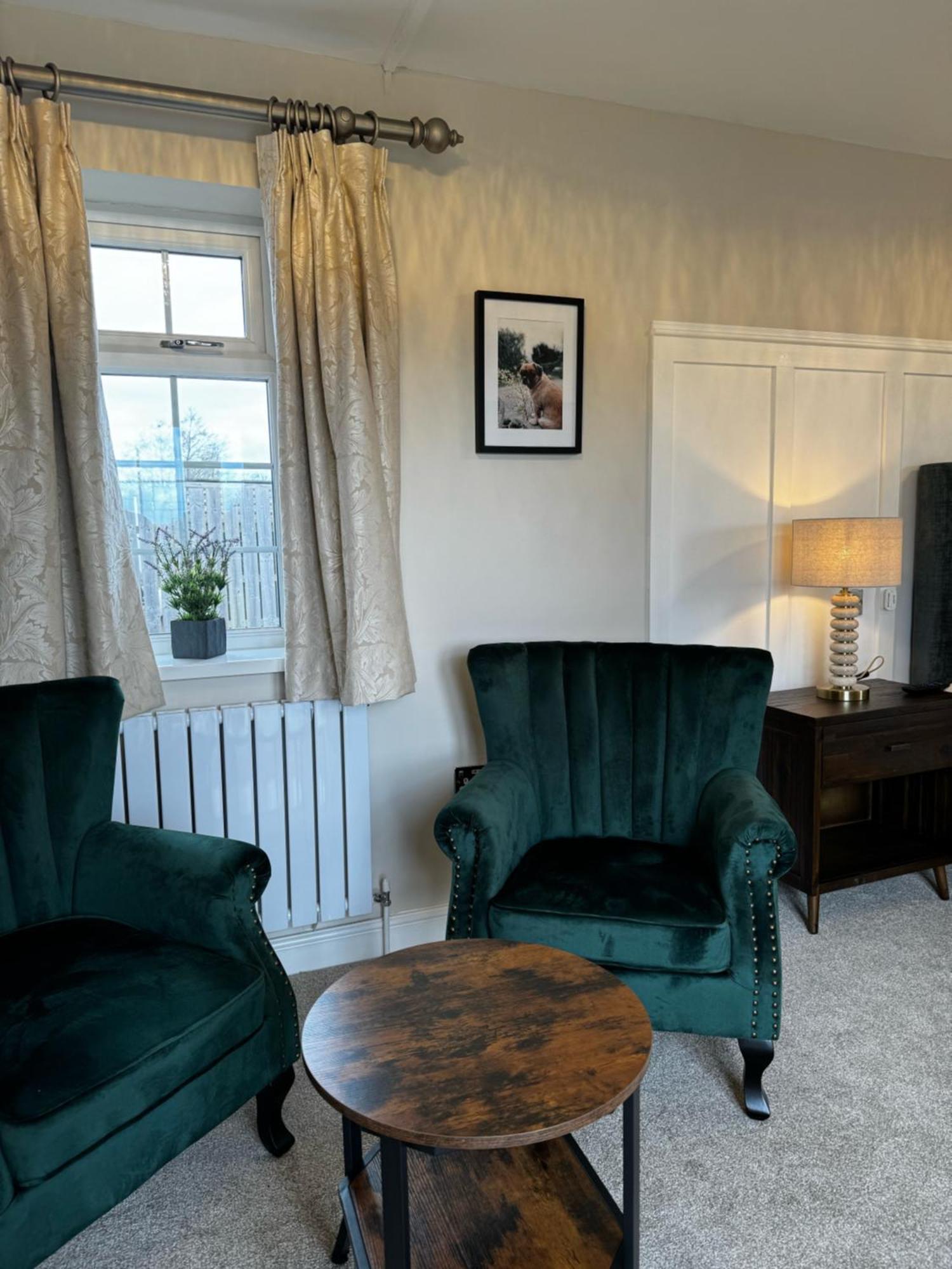 Chequers Inn Harrogate Bagian luar foto
