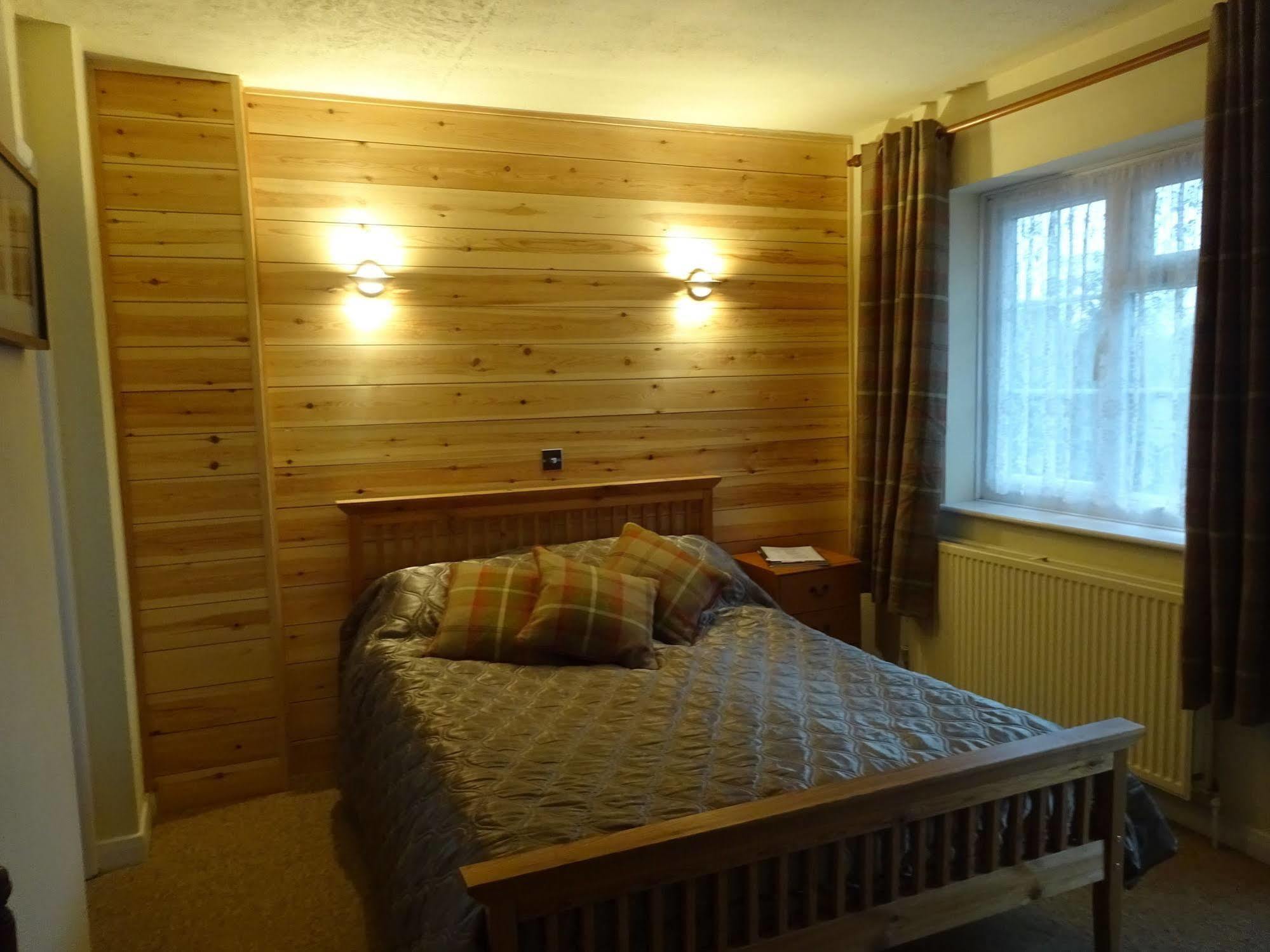 Chequers Inn Harrogate Bagian luar foto